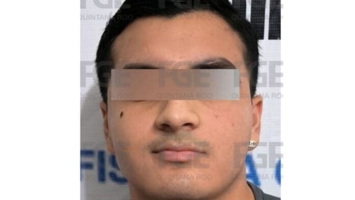 Detienen en Cancún a sujeto que se hacía pasar por menor de edad para tener relaciones con su novia adolescente