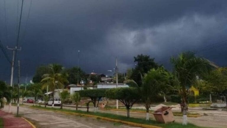 Habrá cielo nublado y lluvias en la mayor parte de Quintana Roo por el frente frío 27