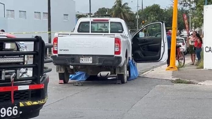 Muere motociclista tras ser arrollado por el conductor de una camioneta en la ruta 4 de Cancún