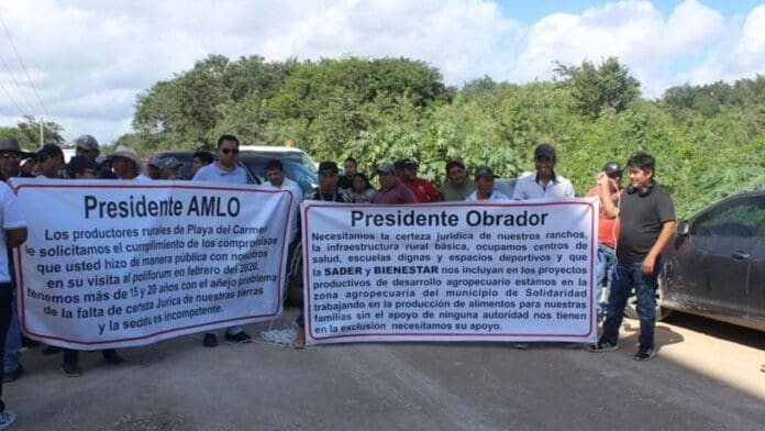 Habitantes de las comunidades rurales de Playa del Carmen bloquearon el acceso para los proveedores del Tren Maya.