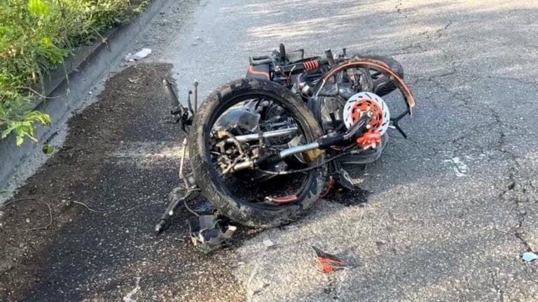 Automovilista escapa luego de arrollar a motociclista en el Arco Vial de Cancún