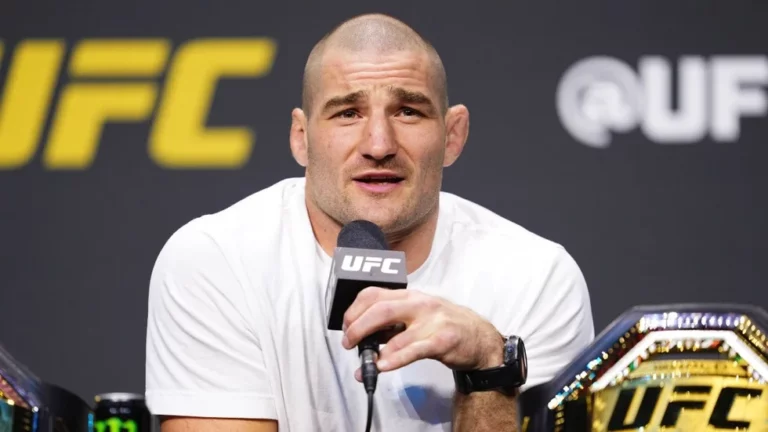 La estrella de UFC Sean Strickland llamó a un periodista "maldito hombre débil" por ser canadiense y apoyar a la comunidad LGBT