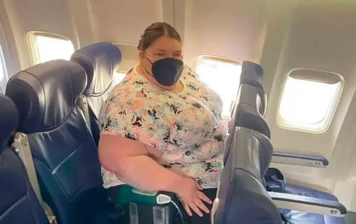 Critican a mujer que no cedió asiento a niño, por su peso compró dos lugares