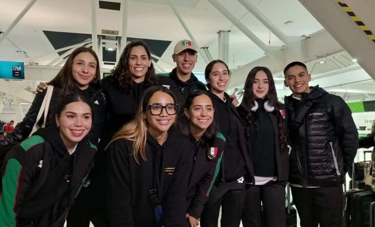 Equipo de natación artística viajó al Mundial sin apoyo de la CONADE