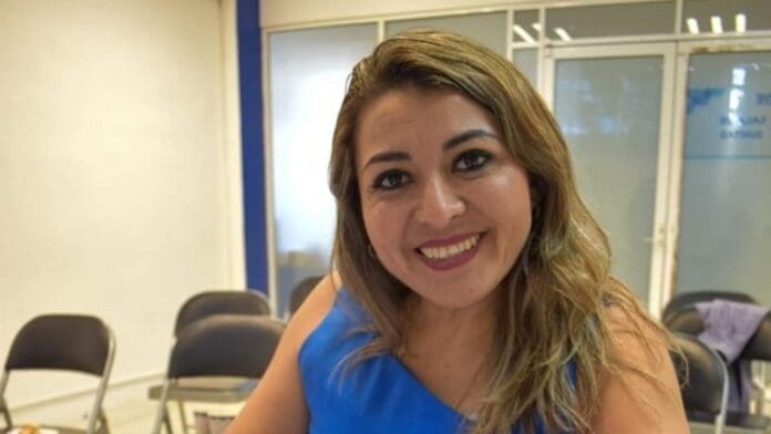 Reyna Tamayo se registra ante el PAN para buscar una candidatura a diputación local