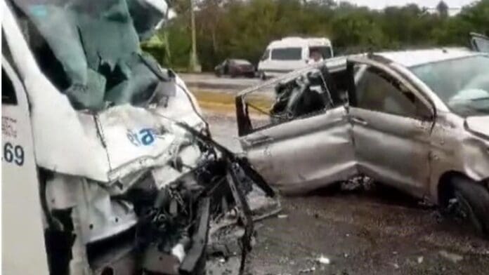 Tras el fuerte accidente de este domingo, las autoridades de Solidaridad piden a los conductores que manejen con precaución.
