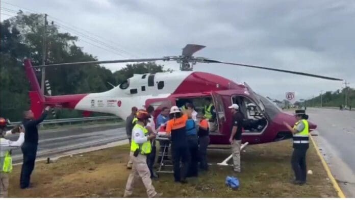 Trasladan en helicóptero a persona lesionada en el accidente en la vía Puerto Aventuras-Tulum