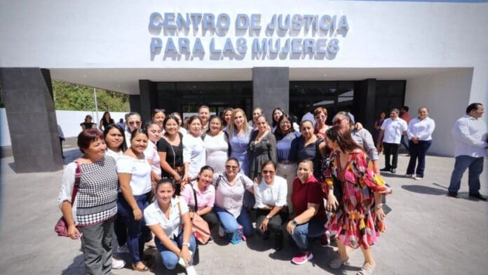 Solidaridad con acciones a favor de las mujeres
