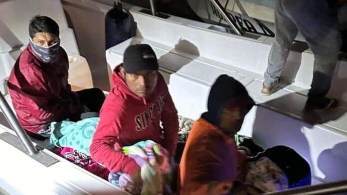 La gobernadora informó del exitoso rescate de unos pescadores que estuvieron perdidos unas horas en altamar.