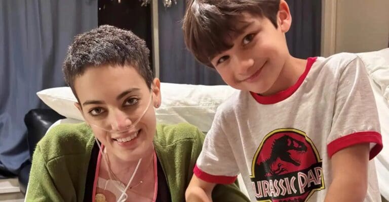 Cat Janice, la cantante con cáncer terminal que pide ayuda para monetizar su música: “todo es para mi hijo de 7 años que se queda”