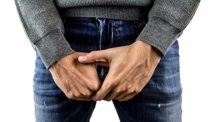 Tóxica suprema le corta su nepe a su esposo mientras dormía por celos