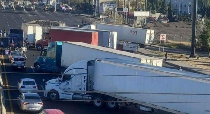 Este 15 de febrero se realiza un paro nacional de transportistas. Van a manifestarse en las carreteras de todo el país. Exigen seguridad.