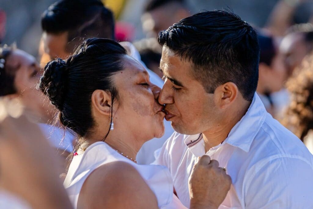 SÍ ACEPTO: Bodas Colectivas en Tulum reúne a 40 parejas en el día Amor y la Amistad