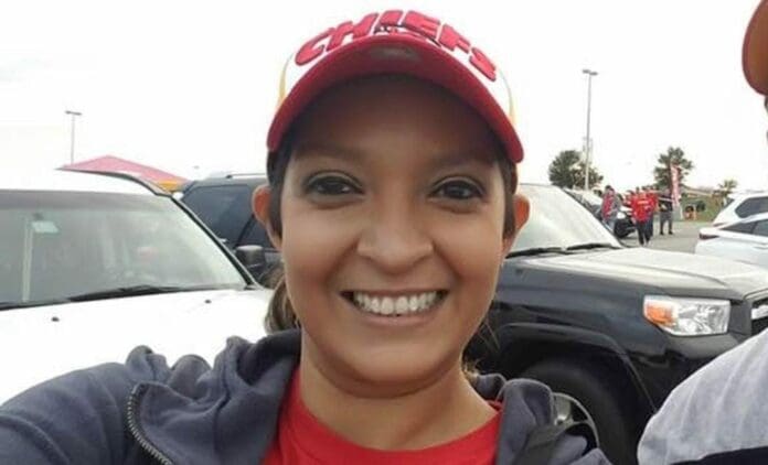 Una mexicana perdió la vida en el tiroteo ocurrido en el desfile por la victoria de los Jefes de Kansas City de la NFL.