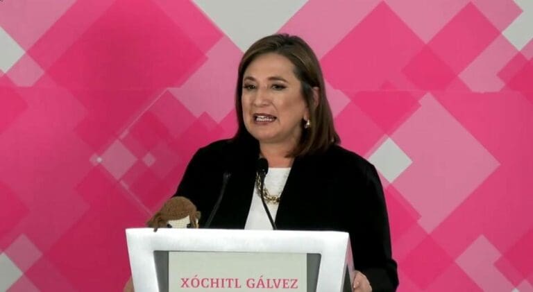 Un periodista llamó vendepatrias a Xóchitl Gálvez luego de que hiciera una gira por otros países a los que pidió vigilen las elecciones.