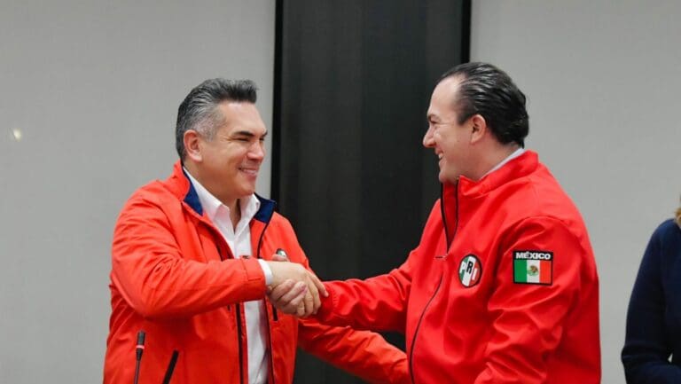 ¡NI DEL TITANIC SE BAJARON TAN RÁPIDO! Carlos Orvañanos abandona el PAN y se une al PRI