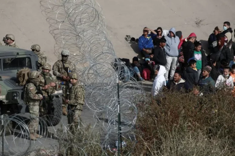 Texas construirá campamento militar en frontera con México para detener la migración