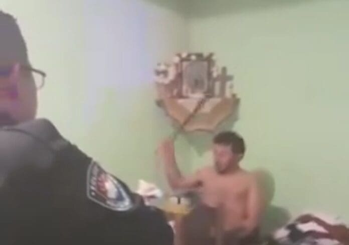 VIDEO: Policía de Cancún sufre mutilación de dedos al repeler un ataque con machete; agresor murió