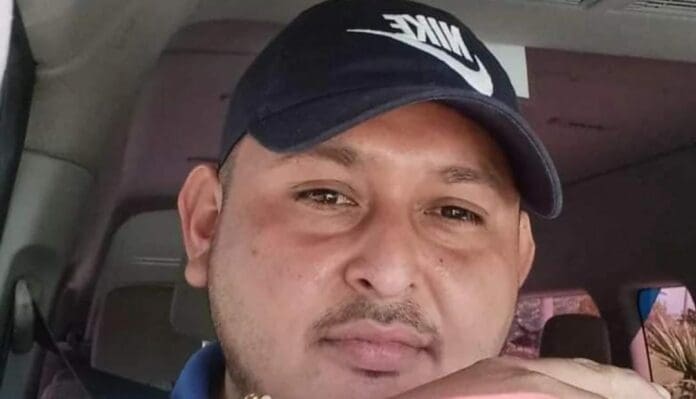 Ha sido identificada una de las víctimas del fatal accidente de este domingo. Se trata de Freddy Quijano, operador de la van impactada.