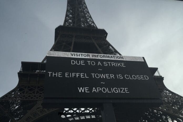 Cierran la Torre Eiffel de París debido a huelga de trabajadores