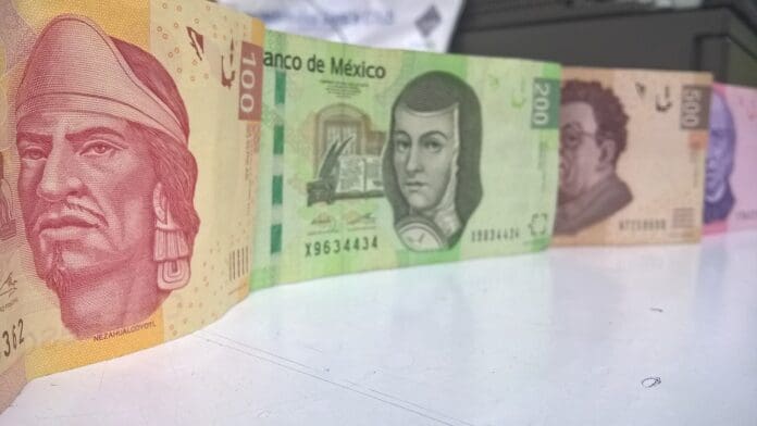 El superpeso inicia una nueva semana muy bien posicionado con respecto al dólar. Está cerca de romper la barrera de los $17.
