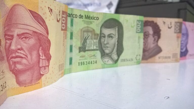 Superpeso empieza una nueva semana bien ubicado respecto al dólar