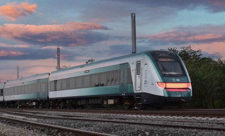 La Auditoría Superior ha detectado irregularidades en el Tren Maya por al menos 785 millones de pesos, muchos por pagos excesivos.