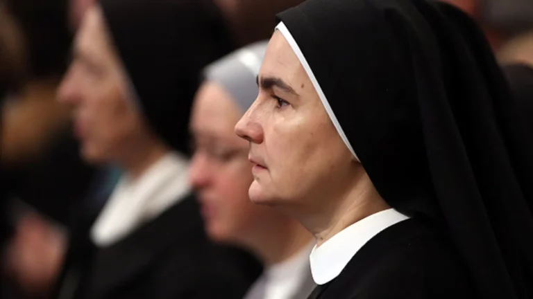 Con Inteligencia Artificial simulan voces de autoridades religiosas para estafar a monjas