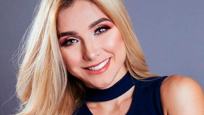 Critican a Marcela Mistral por anunciar proyecto musical: 