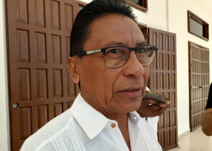 Se prepara SEQ para cumplir sin contratiempos con entrega de uniformes gratuitos