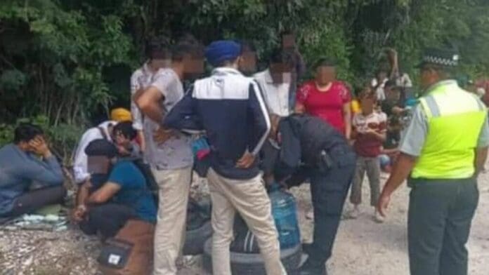 Durante un operativo realizado en Leona Vicario, Puerto Morelos, 81 migrantes de origen centroamericano fueron rescatados.