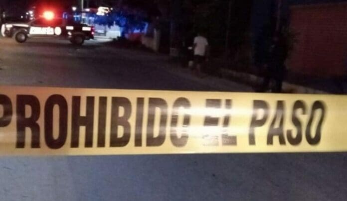 La violencia persiste en Cancún, donde un socio conductor de la plataforma Uber fue atacado a balazos luego de que acudiera por dos pasajeras.