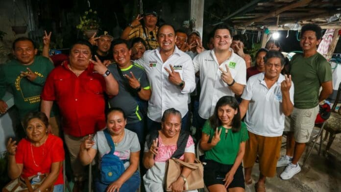 Juan Carrillo reafirma su compromiso con las familias cozumeleñas