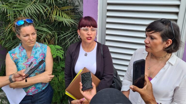 Víctimas de violencia sexual infantil del Colegio ECAB Cancún dan a conocer sus casos; exigen justicia