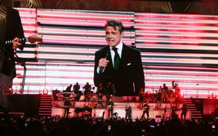 Por amenaza suspenden concierto de Luis Miguel en Bolivia