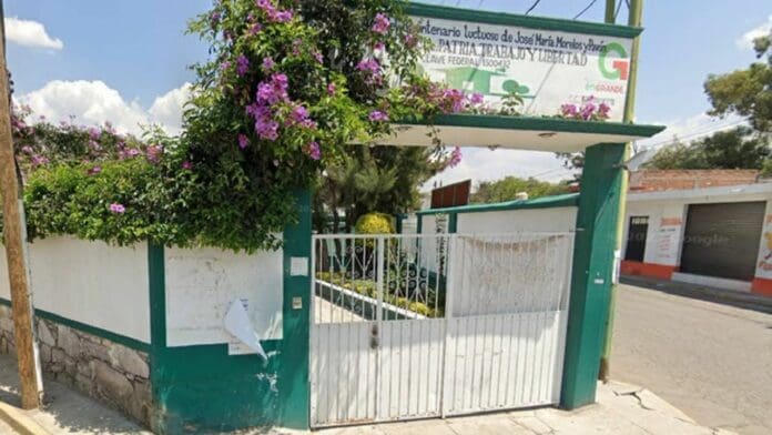 Encuentran a alumna muerta en baños de primaria de Acolman, Edomex