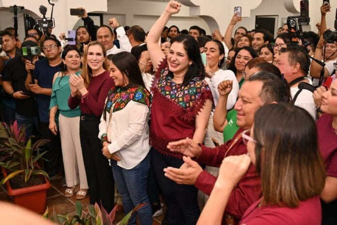 Estefanía Mercado se registra como candidata a presidenta municipal de Solidaridad ante el Ieqroo