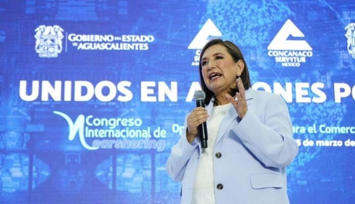 Xóchitl Gálvez Ruiz dijo que en caso de ganar las elecciones los militares ya no se encargarán de construir las obras del gobierno.