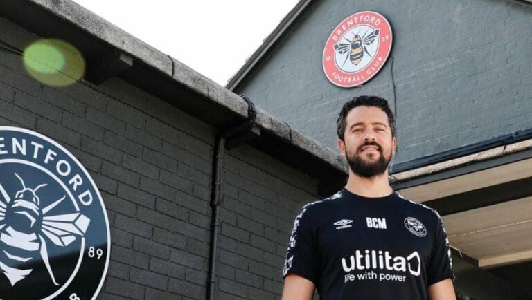 Bernardo Cueva es un joven entrenador mexicano que se unirá al cuerpo técnico del Chelsea a partir de la próxima temporada.