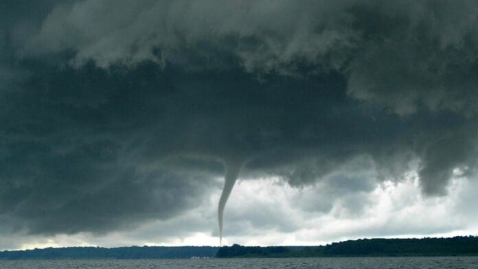 Alerta Protección Civil posible formación de tornado en Coahuila y Nuevo León