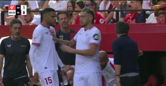 El futbolista del Sevilla Youssef En-Nesyri estuvo a punto de llegar a los golpes con su propio entrenador, Quique Sánchez Flores.