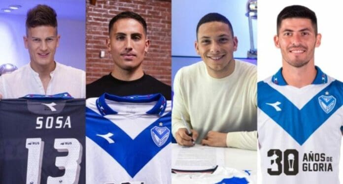 Cuatro futbolistas del club argentino Vélez Sarsfield han sido acusados de haber abusado de una joven de 24 años.