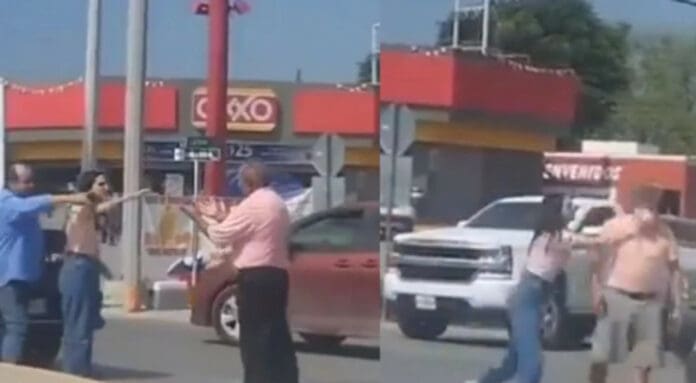 Una joven agrede y arroja cono de nieve a abuelito en Nuevo León