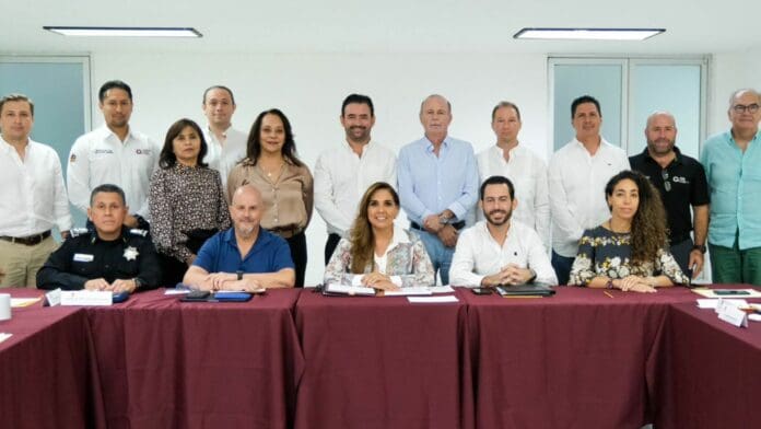 Autoridades se reúnen en Sesión del Consejo Hotelero del Caribe Mexicano