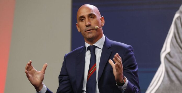 Fiscalía pide dos años y medio de cárcel para Rubiales por agresión sexual a Jennifer Hermoso