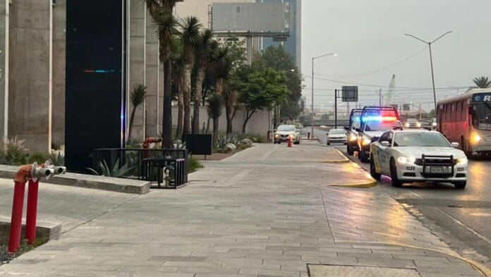 Muere mujer tras caer del piso 14 en hotel del Centro de Monterrey