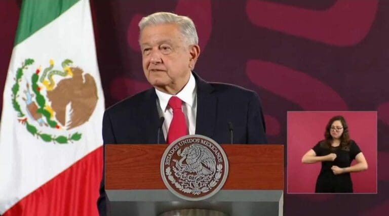 AMLO pidió ayuda a toda aquella persona que tengan información sobre el caso Ayotzinapa para que la comparta.