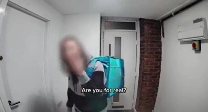 VIDEO: Repartidora descubre que su pareja le era infiel tras llevar un pedido a casa de su amante