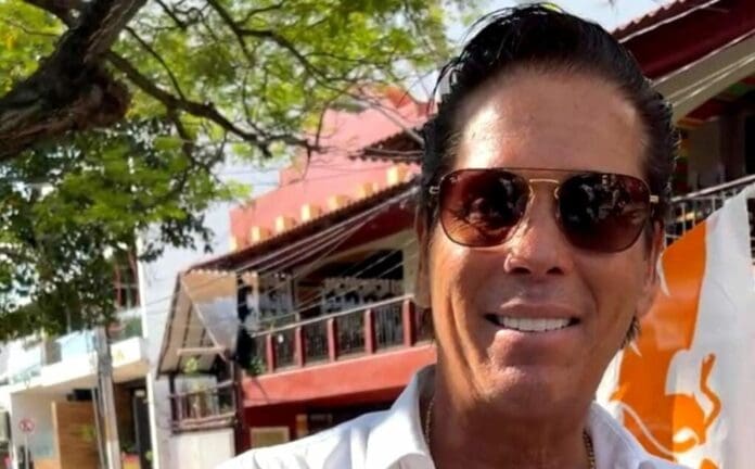 Roberto Palazuelos Badeaux, candidato al Senado de la República por Movimiento Ciudadano (MC), visitó Playa del Carmen.