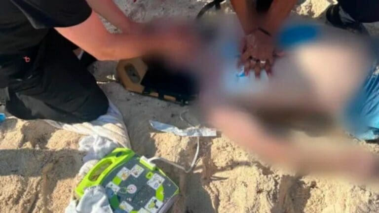 Sujeto fallece luego de ser rescatado en una playa de Cancún